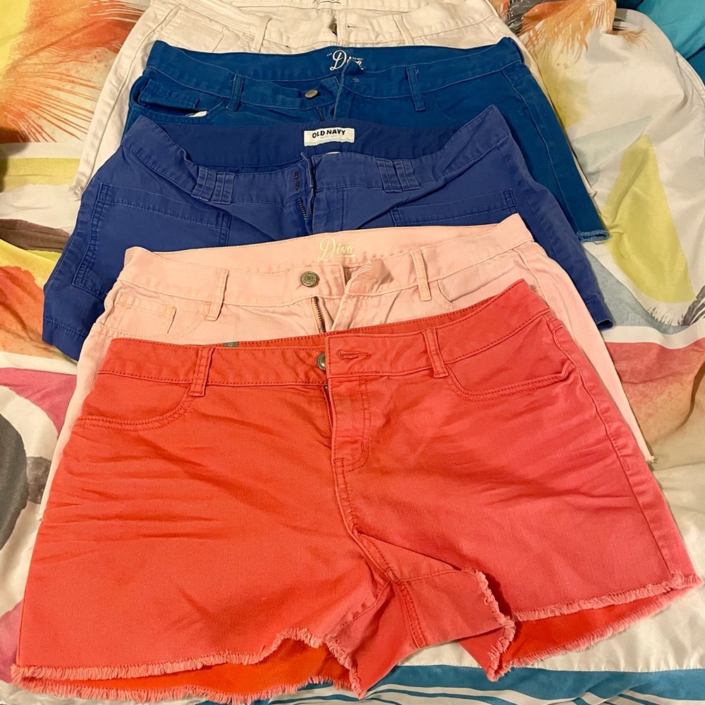 OLD NAVY SZ 10 DIVA/FLIRT JEAN SHORTS (4x) + LAUREN CONRAD SZ 12 (1x) (BUNDLE)